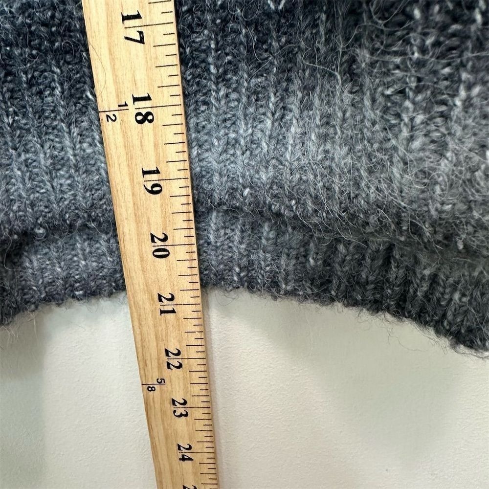 NEW Women's Grey Gradient Knit Pullover Sweater Size M Minimalist Hygge Cozy - Picture 7 of 8